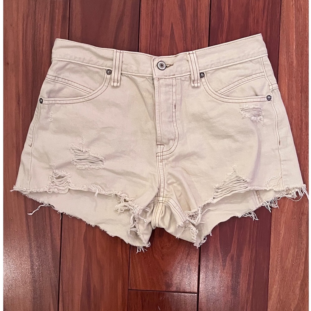 We The Free People Now or Never Cut Off Denim Shorts Distressed Ecru Size 26 - Picture 3 of 10